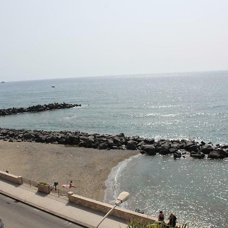 Appartamento Vista D'Incanto Giardini Naxos Bagian luar foto