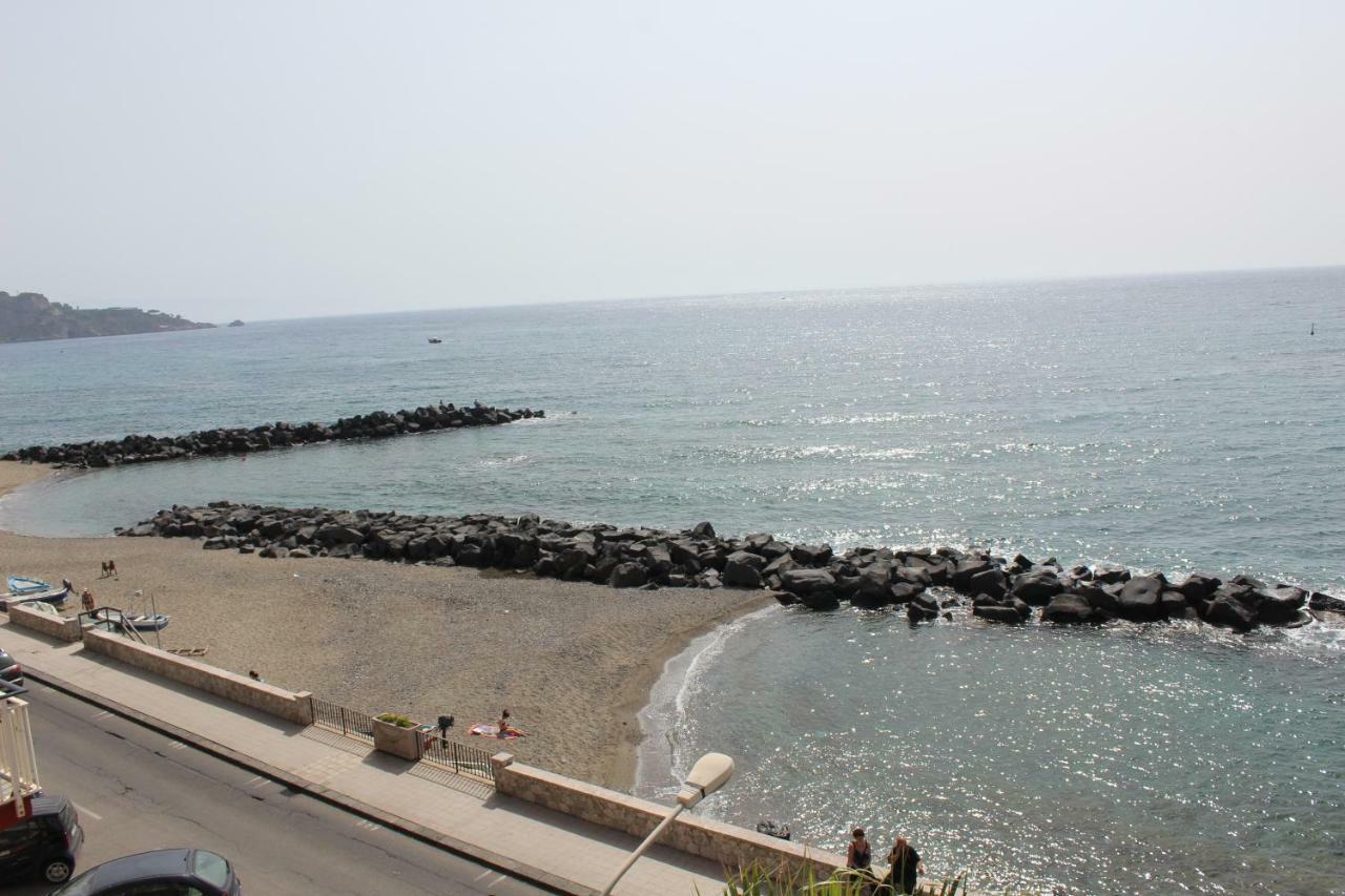 Appartamento Vista D'Incanto Giardini Naxos Bagian luar foto